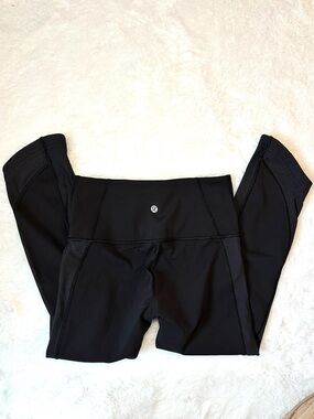 LULULEMON Black Women’s Size 4 21” Crop Leggings Athletic Yoga Gym Pants